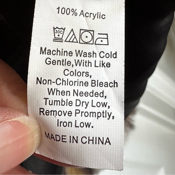 Fun animal print coat with hook and eye closure. - Picture 8 of 8